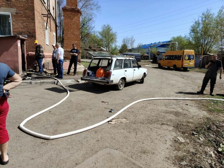    В Оренбурге в многоквартирках на Потехина устраняют последствия паводка Марина Шарт