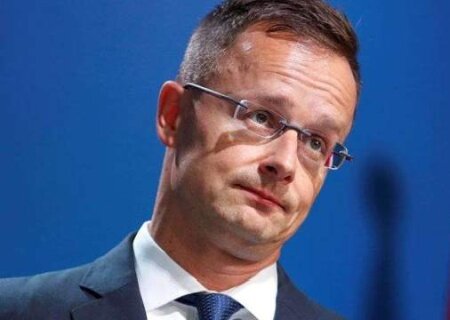    Сийярто: лидеры стран НАТО страдают от военного психоза, как будто воюют с Россией