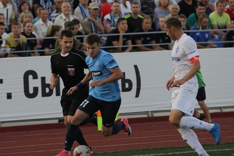    "Сызрань-2003" принимала на своем поле в Кубке России статусных соперников. Фото: ПФК "Крылья Советов"