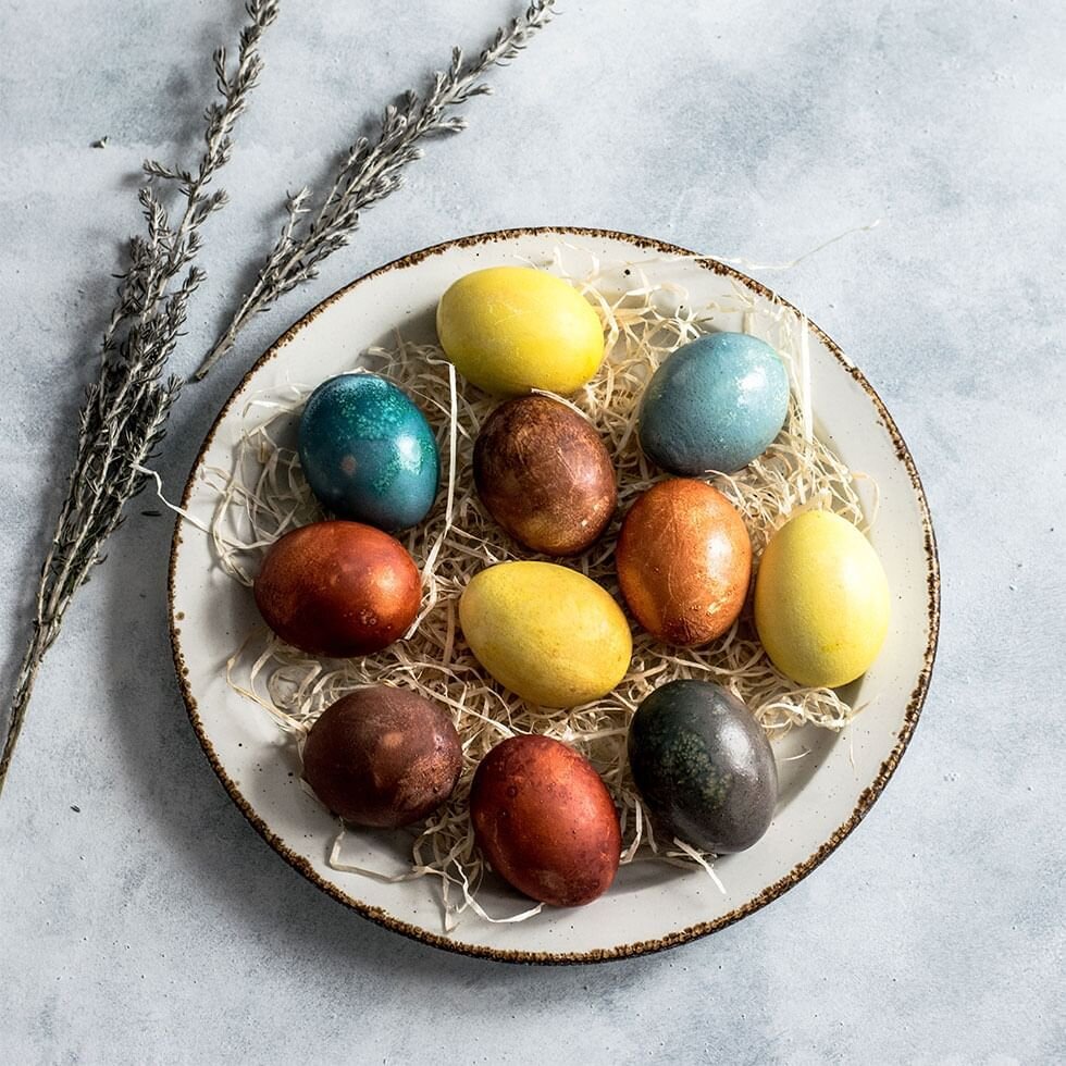 Почему на Пасху красят яйца?