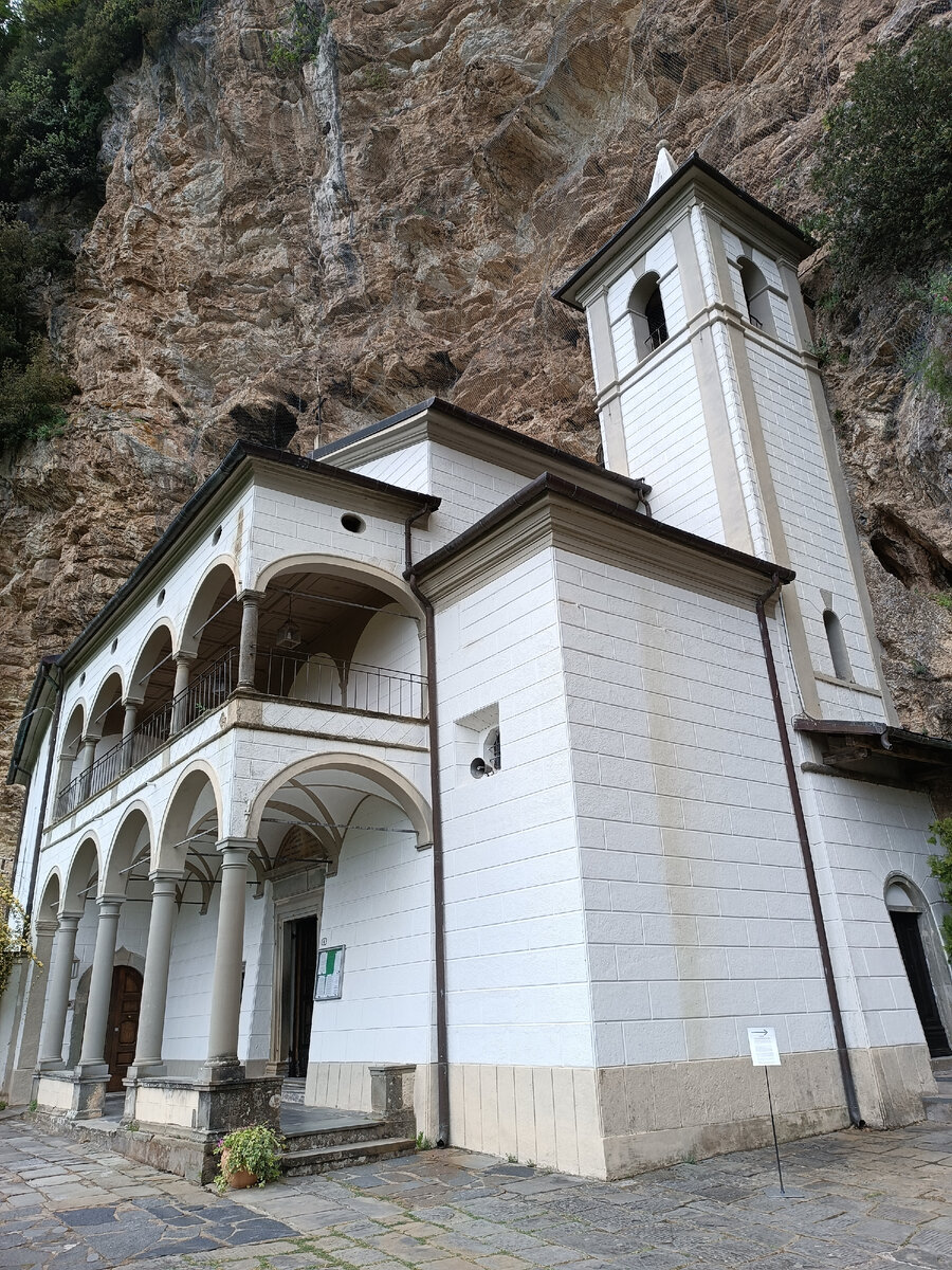 Один из любимых мест для отдыха Риккардо в Тоскане - Апуанские Альпы в окрестностях Лукки, Риккардо называет его Гарфаньяна.-2