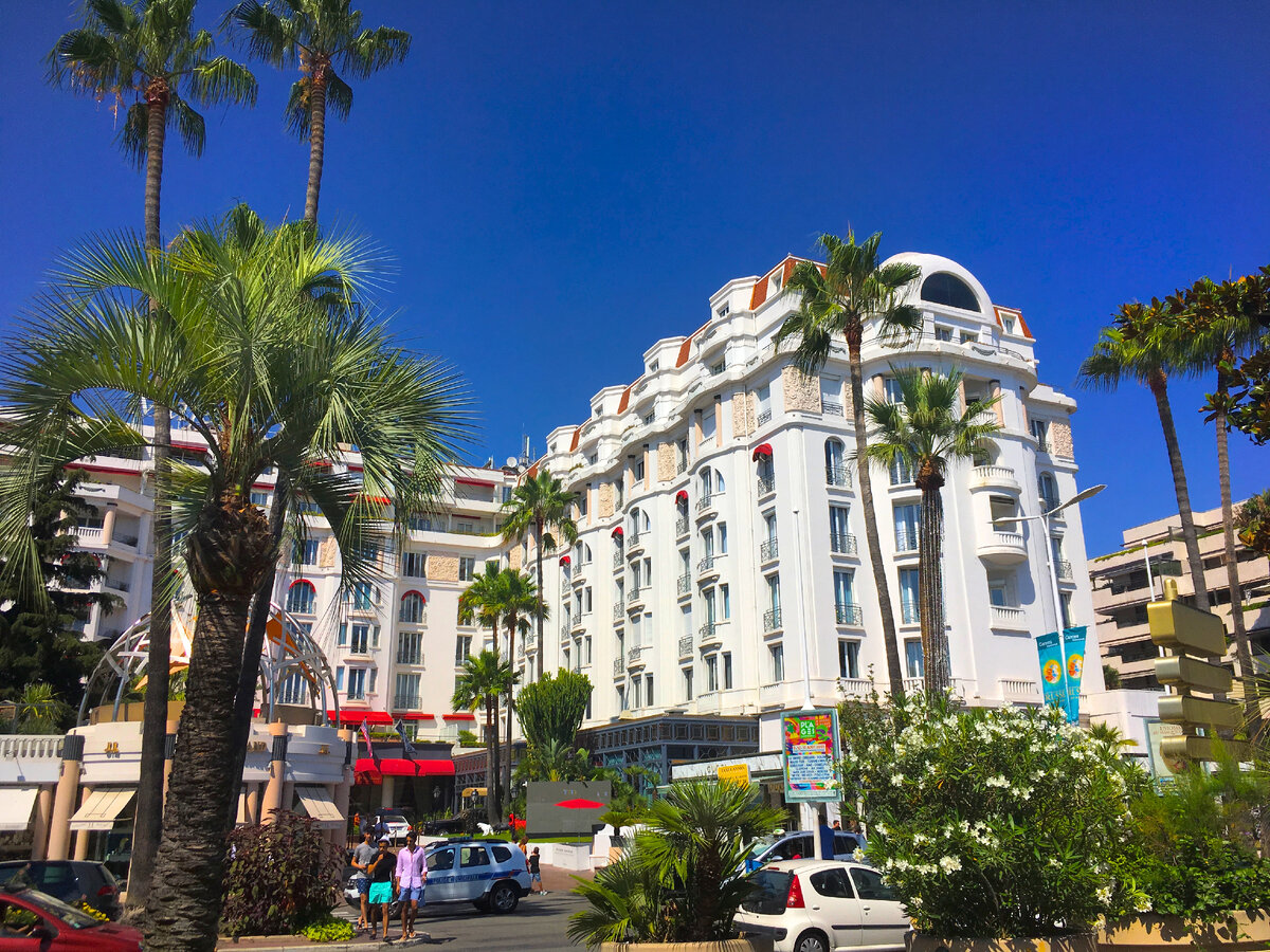 Величественный вид французских Канн