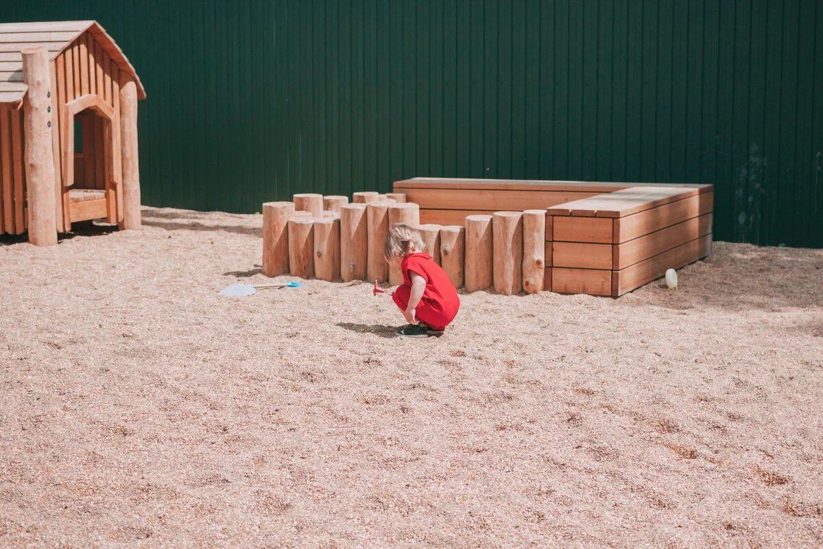 Как сделать прогулку на деткой площадке полезной и безопасной?  