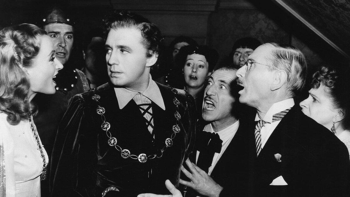 Кадр из фильма "Быть или не быть" (1942)