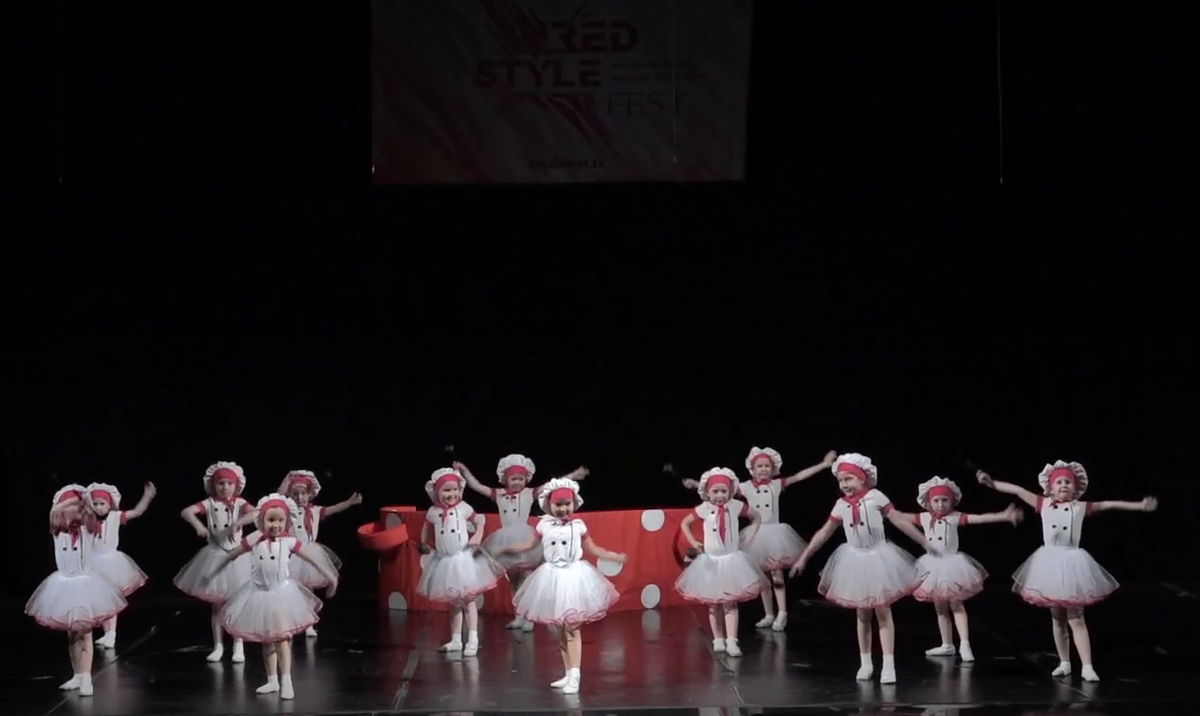 Конкуренты-поварята.