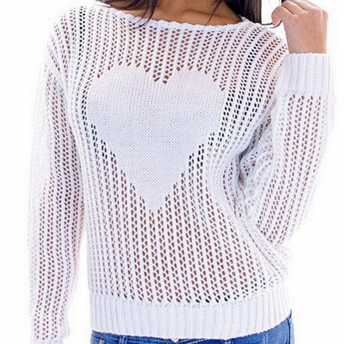 Белый свитер с сердечками