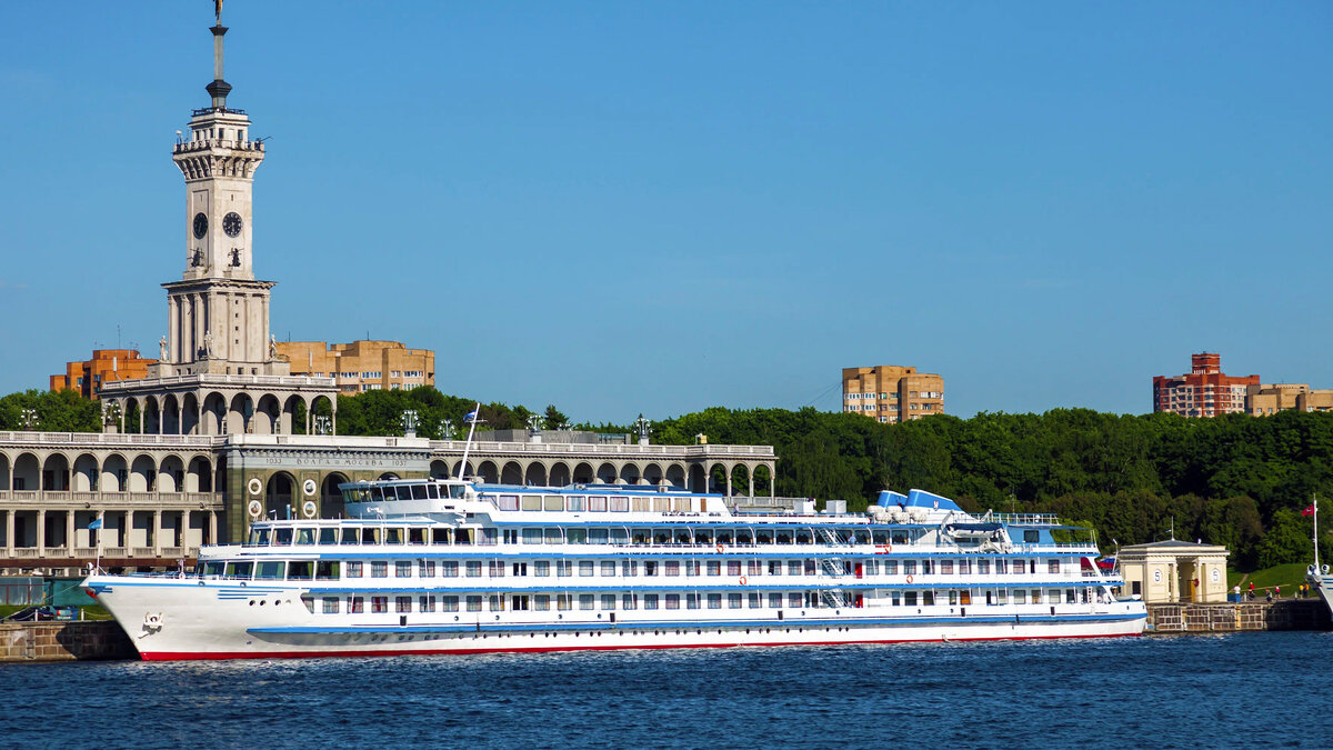 Фото на обложке: IGOR ROGOZHNIKOV / Shutterstock