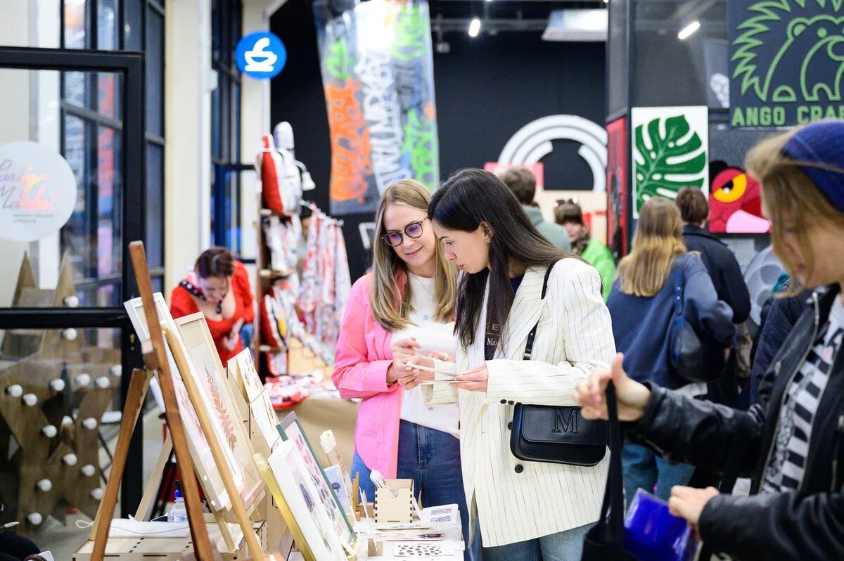    Паблик-токи с актерами, тульские марки и концерт Сюзанны: как прошел фестиваль креативных индустрий «Октава-6» (фото 3)