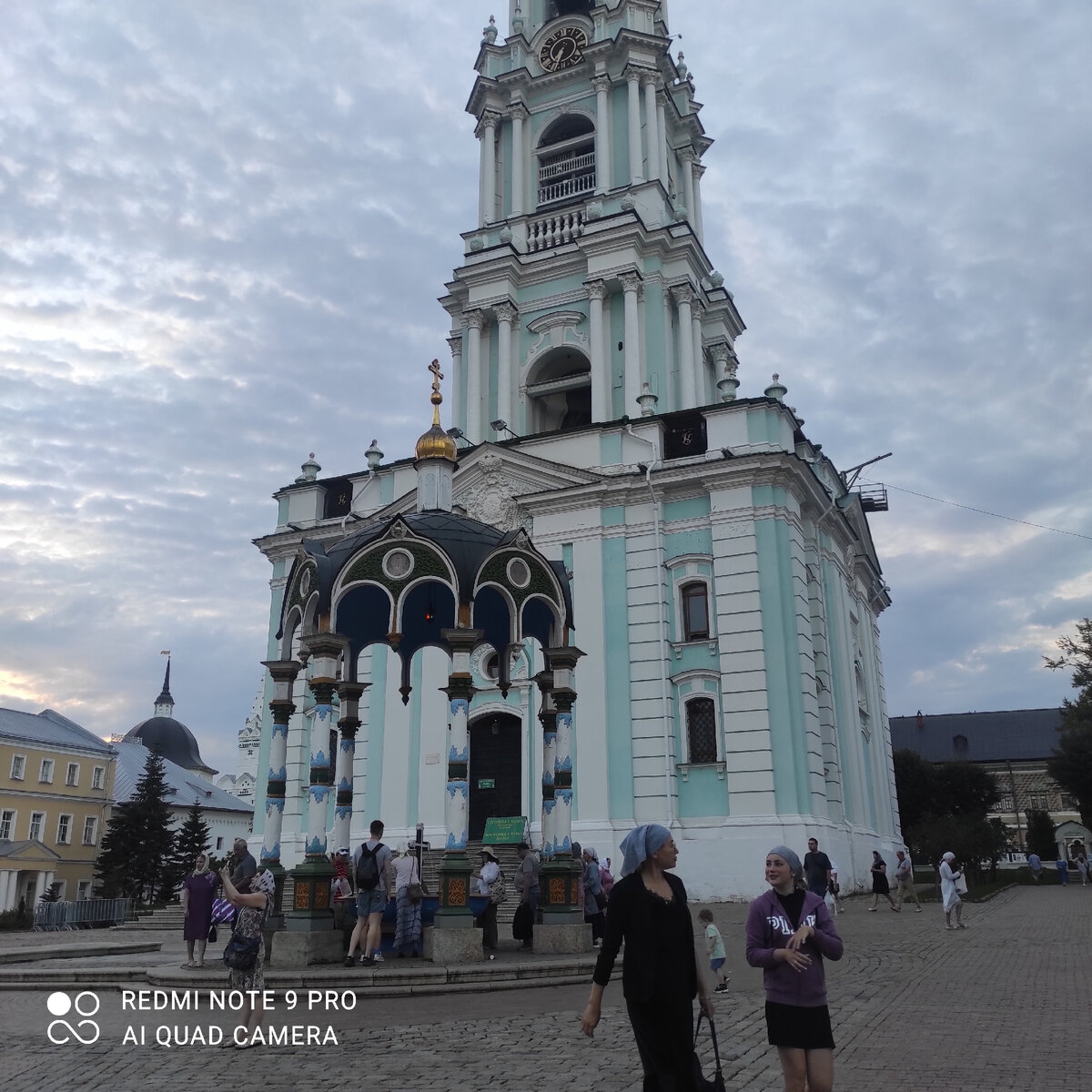 На территории Лавры