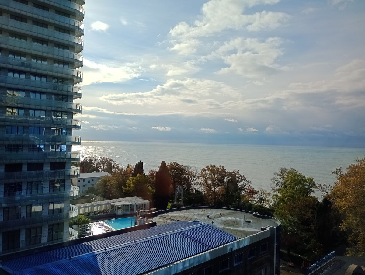 Такой вид из окон отеля :) Фото автора