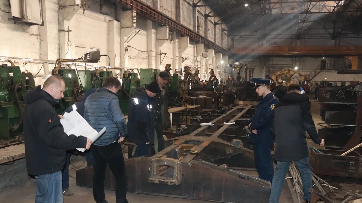 В Нижнем Тагиле в ИК-12 начали производство рамы полувагона модели 12-132. Фото: Уралвагонзавод. На участке трудоустроены 78 осужденных.