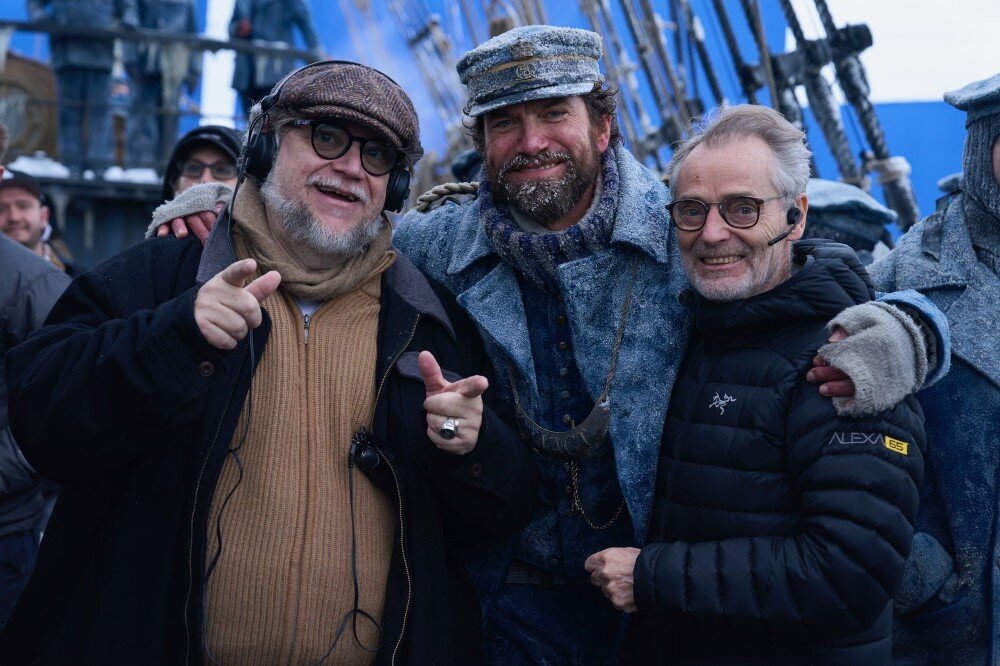     Кадр со съемок фильма «Франкенштейн» (2025) / Фото: X (бывший Twitter)*/RealGDT/ *соцсеть запрещена в России