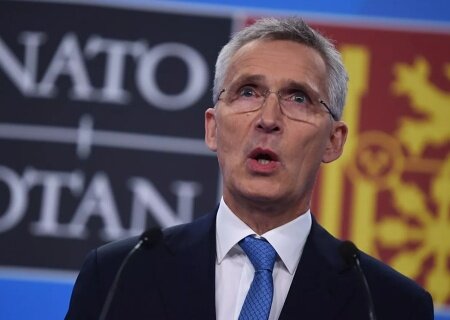    Французский издатель подал иск в суд на Столтенберга за ложь и провоцирование конфликта на Украине