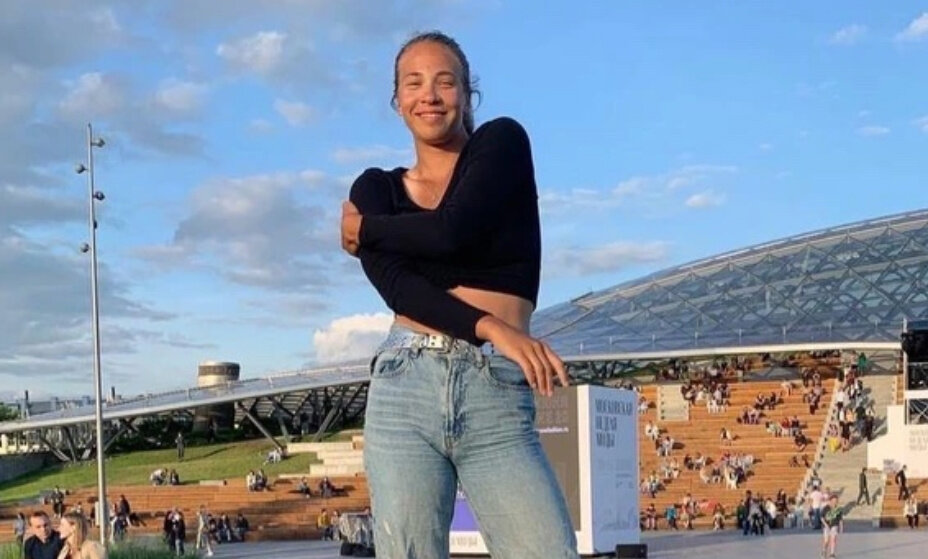    Арина была жизнерадостной девушкой, родные не хотят верить в произошедшее. Фото: соцсети