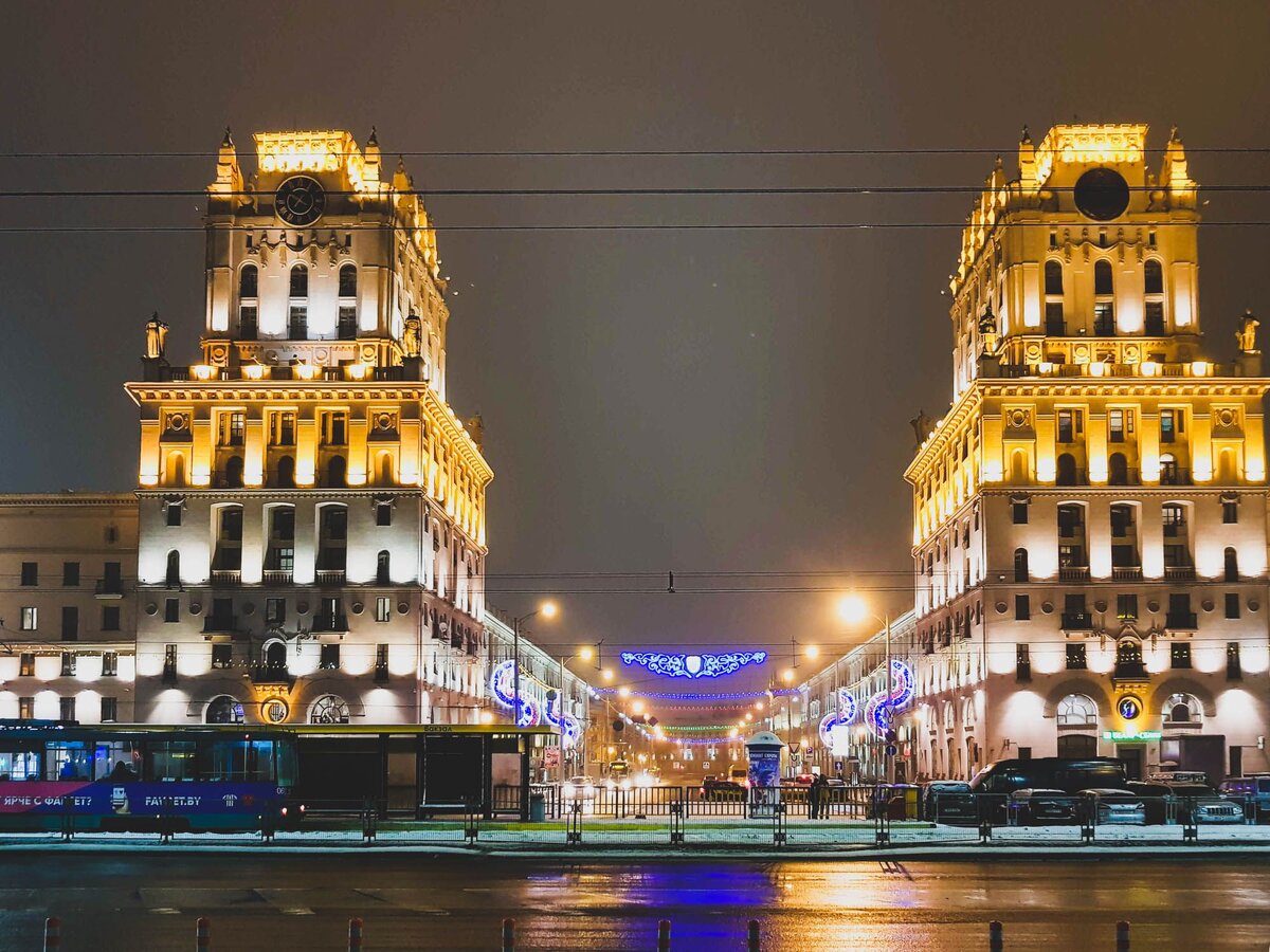 Что посетить в Минске? Сталинский ампир, здание-алмаз и первый в мире музей  ВОВ | Belarus Travel | Дзен