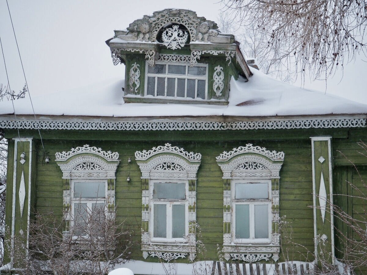 Старый деревянный дом в деревне. Небольшой снаружи и шикарный внутри.  Смотрим интерьеры | Амбассадор уютного дома | Дзен