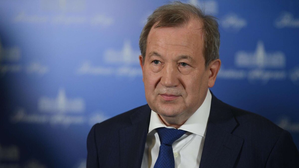 Геннадий Яковлевич Красников - учёный в области физики полупроводниковых приборов, академик РАН (2008), академик-секретарь Отделения нанотехнологий и информационных технологий РАН (2019—2022), президент Российской академии наук с 20 сентября 2022 года].