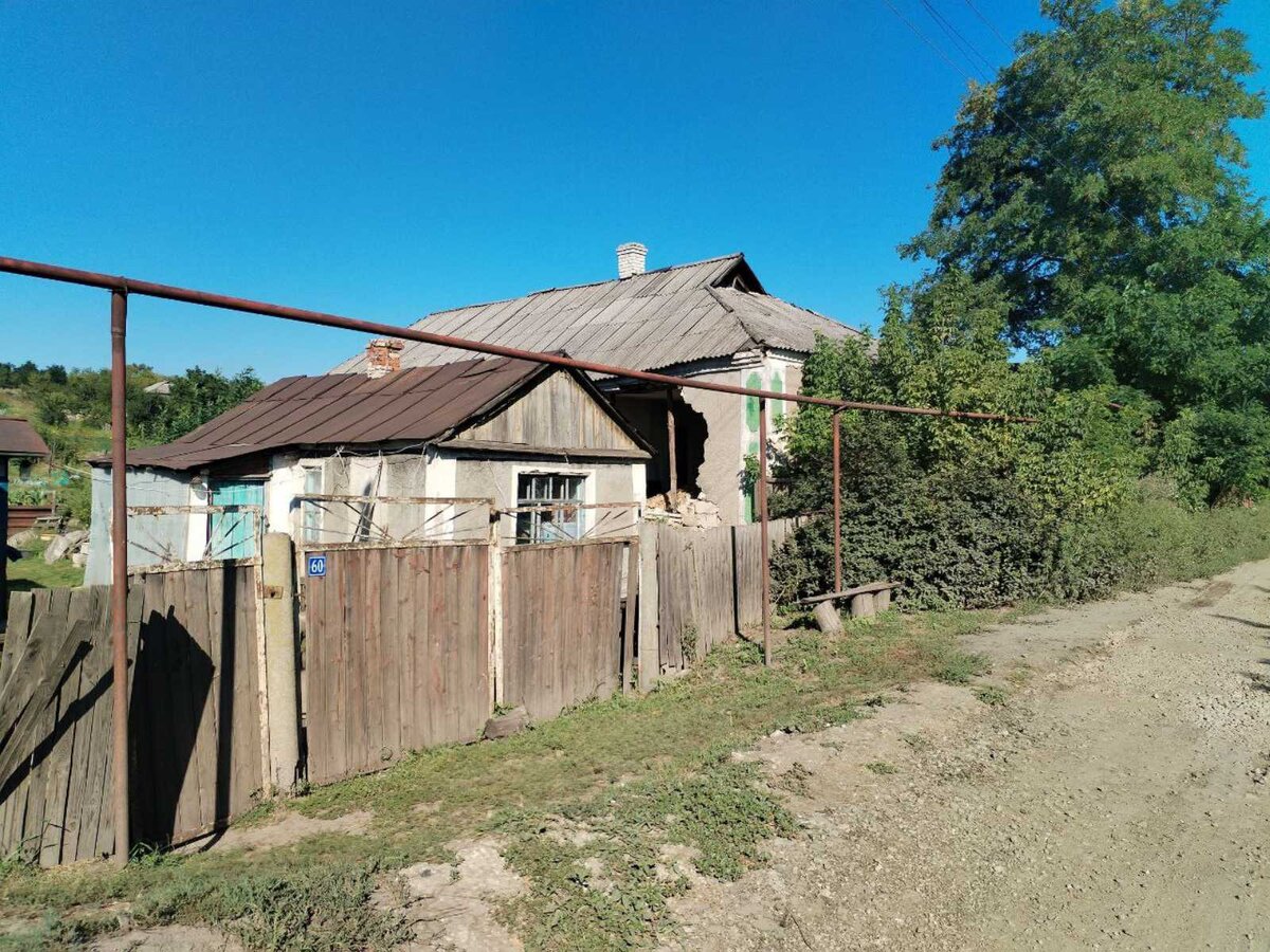 Трёхизбёнка. Сначала даже не поняла. Дом как дом. Пока не присмотрелась...