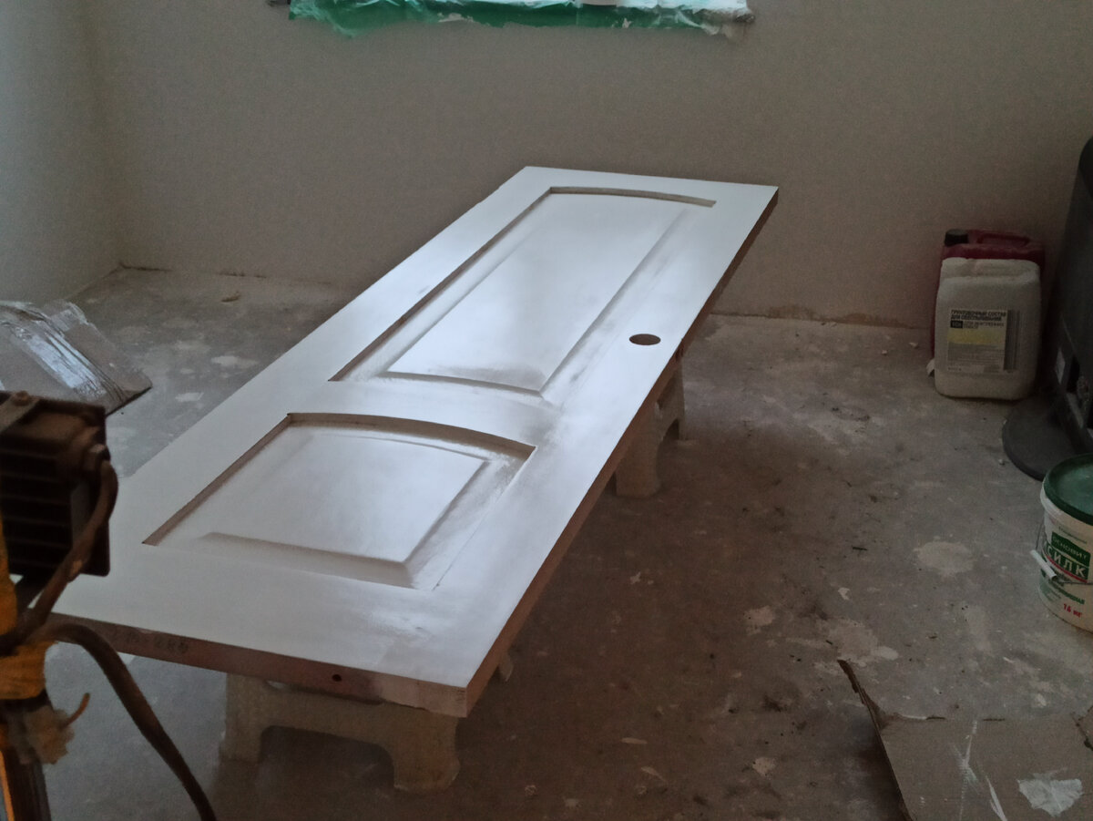 Первая дверь в покраске