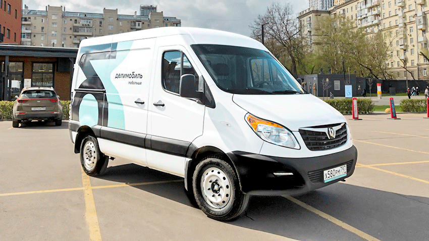 Компания СОЛЛЕРС поставила 100 фургонов Sollers Atlant российскому оператору каршеринга Делимобиль