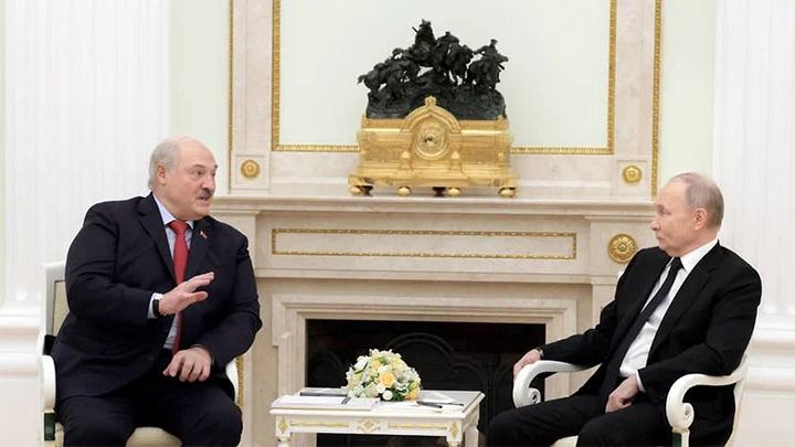 ЕЩЁ ДО ТОГО, КАК ЛУКАШЕНКО УЗНАЛ ОТ ПУТИНА ПОДРОБНОСТИ, ОН УЖЕ ПОНИМАЛ В ЦЕЛОМ, О ЧЁМ ИДЁТ РЕЧЬ – О НЕКОЕМ  МИРНОМ ПРЕДЛОЖЕНИИ СО СТОРОНЫ ЗАПАДА. ФОТО: KREMLIN.RU