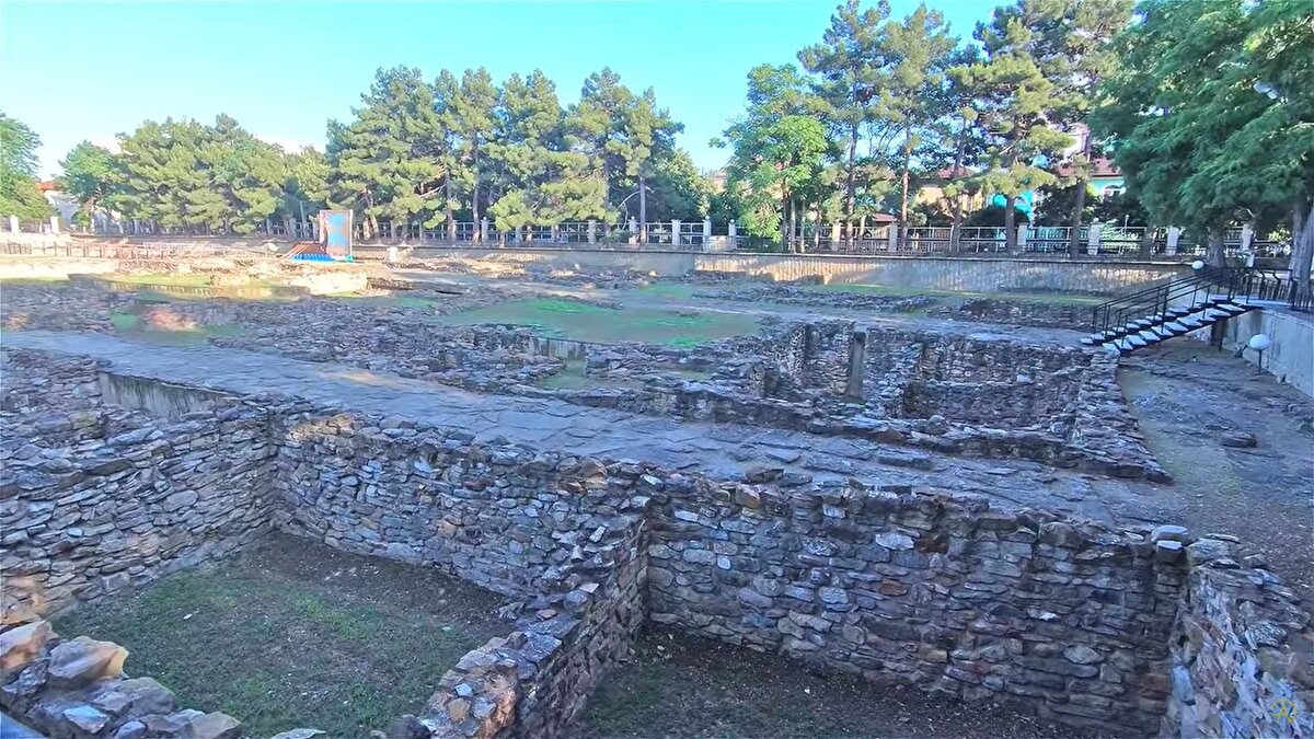 Когда море и солнце становятся повседневностью, в каждой второй туристической голове возникает идея посмотреть "другие достопримечательности"