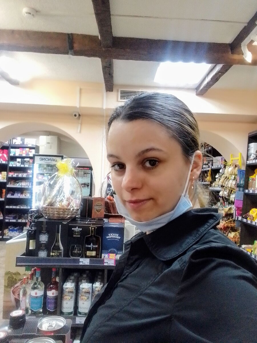 Мой бывший магазин, где я трудилась завом. В марте 2024г его закрыли.