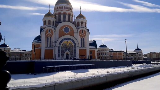 ПЕШКОМ по Салехарду:мост на Преображенке, первые турецкие дома, Изумрудный город, храм Преображения Господня и сугробы с человеческий рост