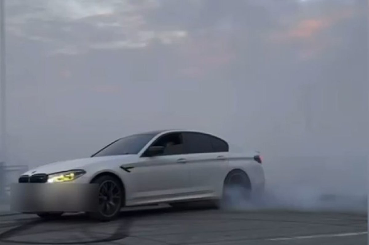    В Уфе задержали водителя, дрифтовавшего с оружием