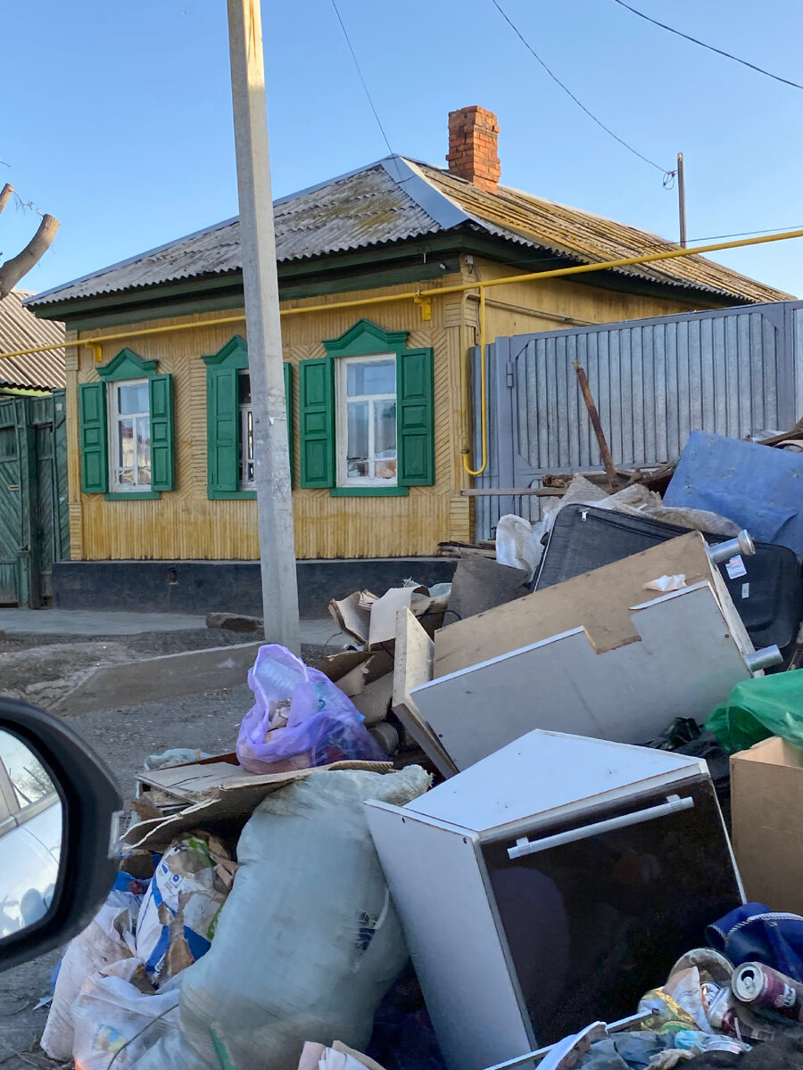 Как выглядят улицы утонувшего Орска. Мусора стало в 4 раза больше. Это надо  видеть! | Южная история | Дзен