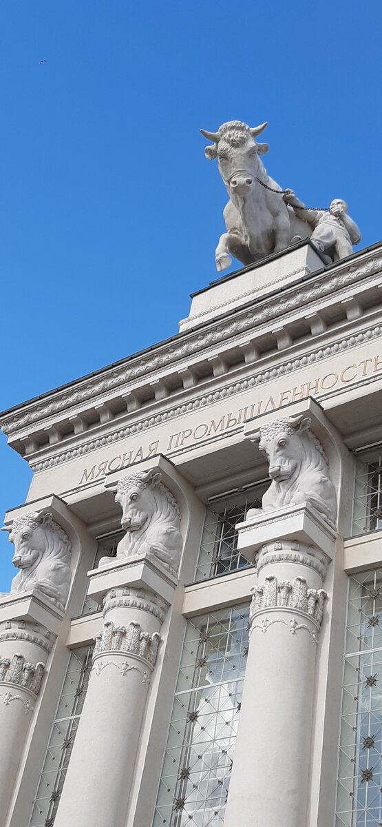 Павильон №51. Портик с капителями.