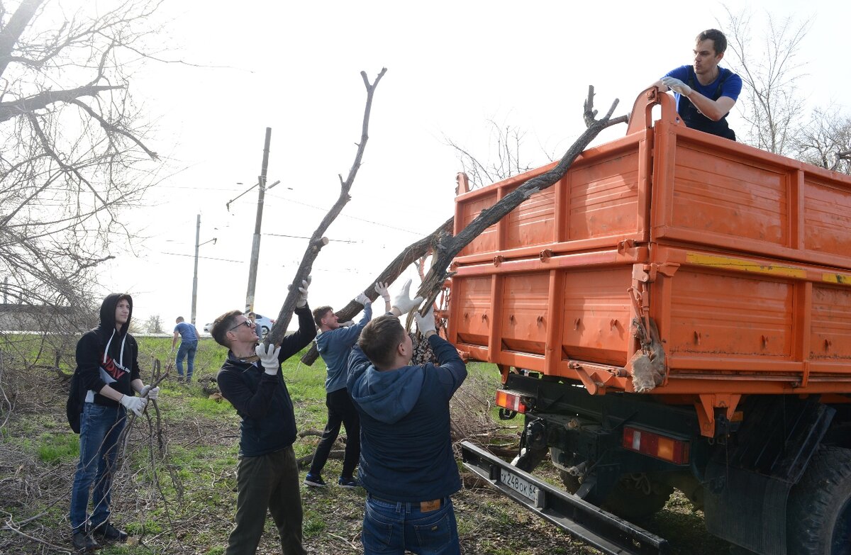 Работники Балаковской АЭС вывезли с городских улиц и парков около 15 тонн  мусора | GoBalakovo | Дзен