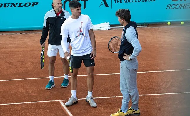 Алькарас вместе со своей командой тренируется в Мадриде