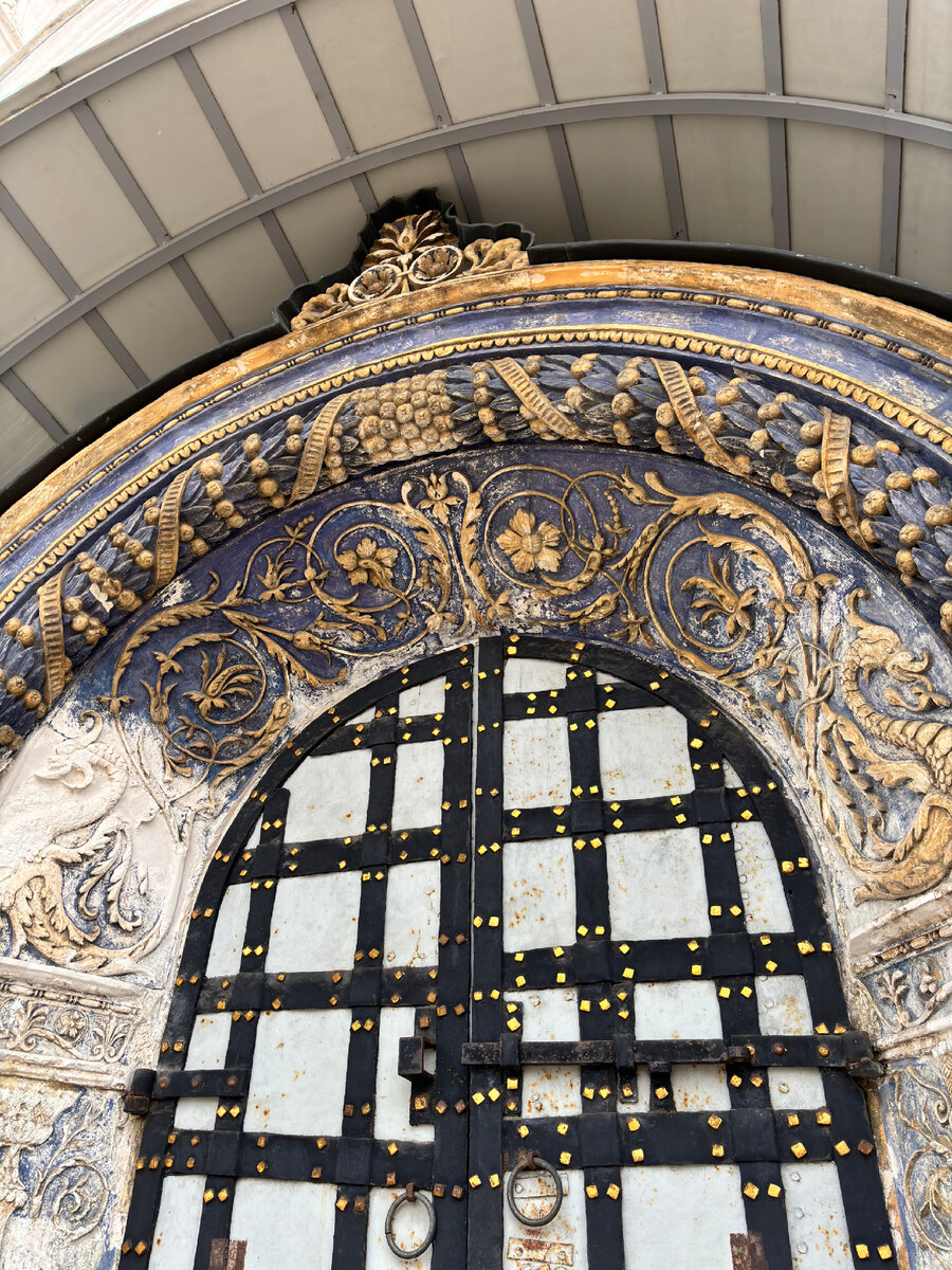 Фото автора для наглядности, вот то что мне нравится в культовых сооружениях