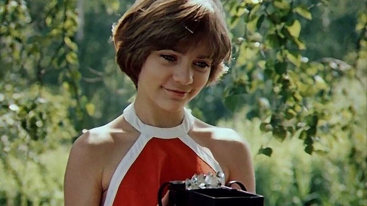 Алиса, мы не все прое....Кадр из фильма "Гостья из будущего"