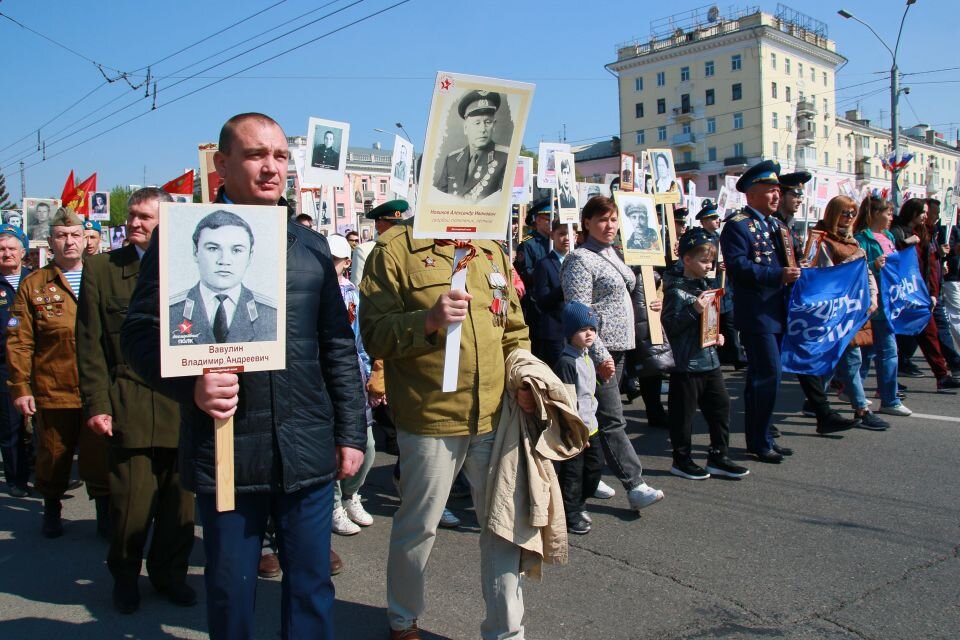    День Победы в Барнауле. "Бессмертный полк". Источник: Виталий Барабаш