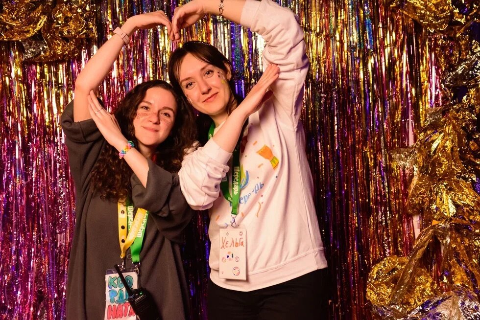 Хельга (справа) с КоордиНатой