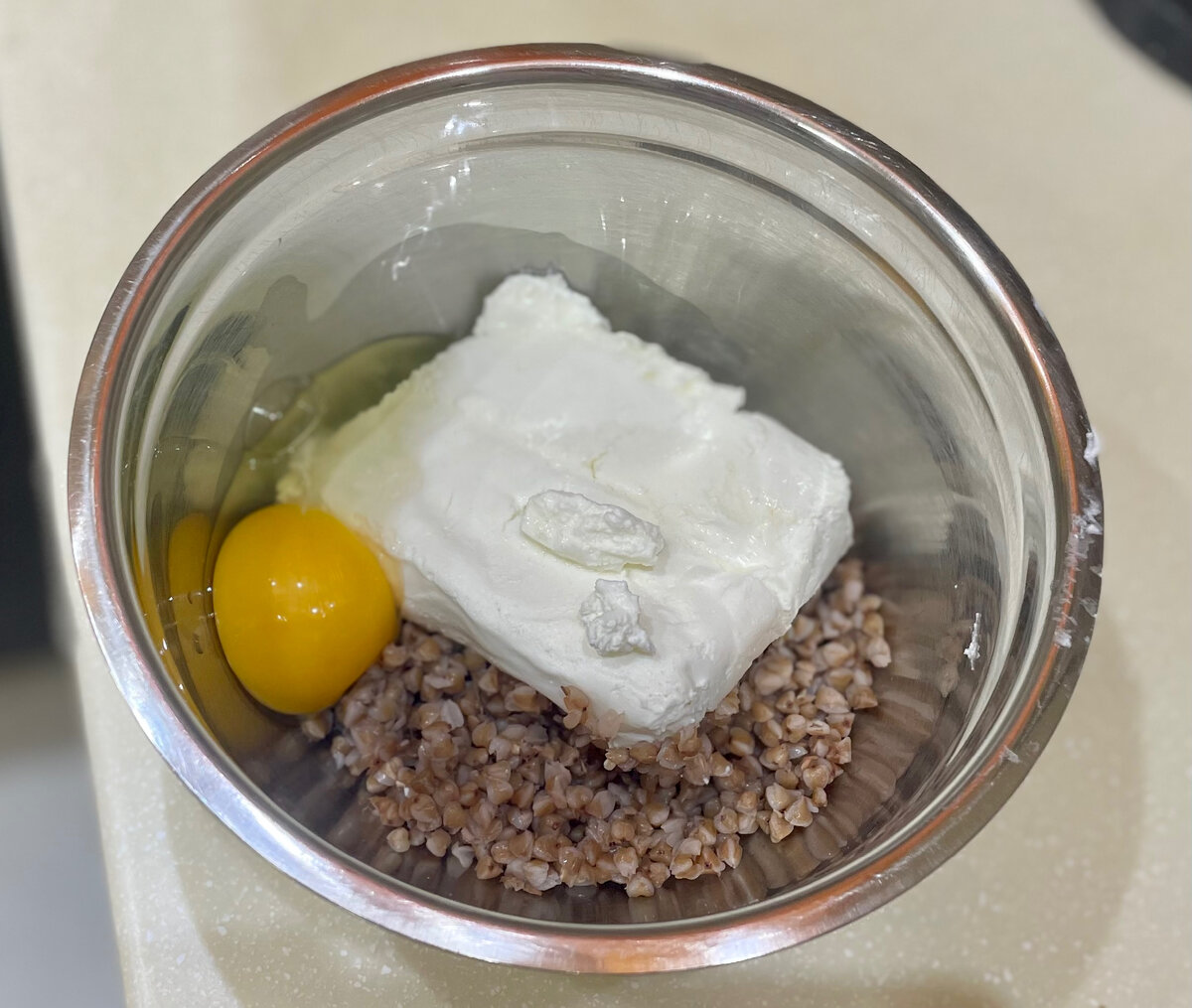 Творог, гречка, яйцо - всё что, нужно для запеканки 