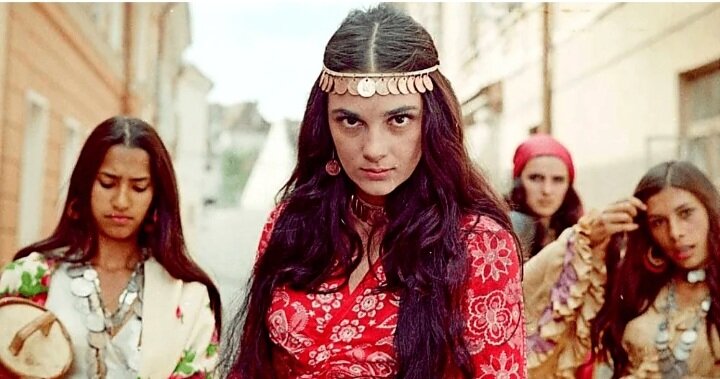 Кадр из фильма "Табор уходит в небо" 1976г.