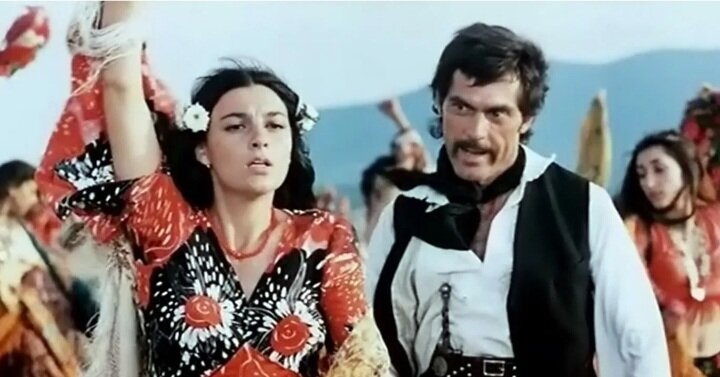 Кадр из фильма "Табор уходит в небо" 1976г.