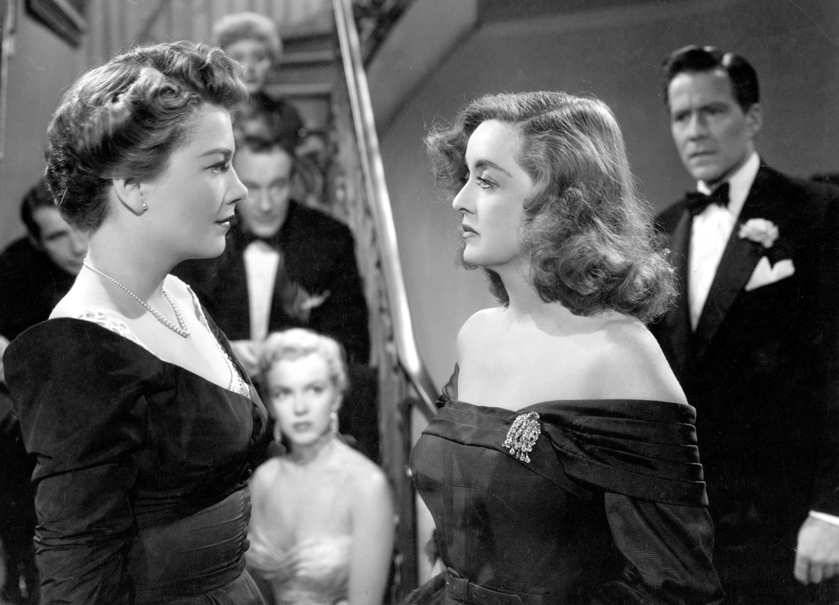 Кадр из фильма "Всё о Еве". Бетт Дэвис (Софт Гамин), Энн Бакстер (Софт Классик), Мэрилин Монро (Романтик).