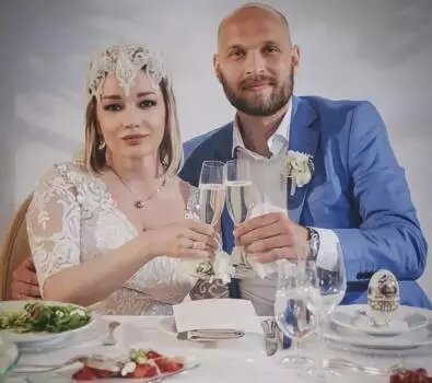    Буланова с молодым мужем. Фото: privet-privet.ru