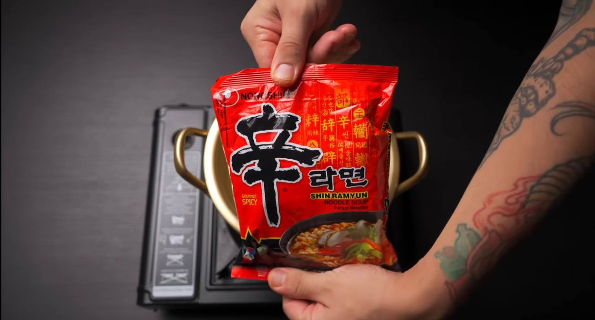 КАК ПРИГОТОВИТЬ РАМЁН по-корейски? ПЯТЬ вкусных рецептов с ШИН РАМЕН ...
