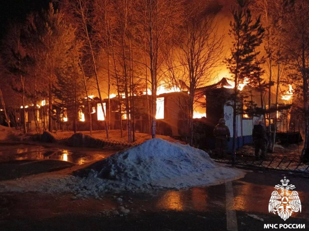    На крупном пожаре в Нижневартовске погиб человек