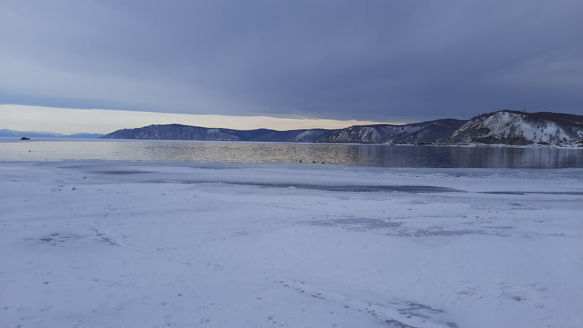 Вырываясь из глубин Байкала с большой скоростью, Ангара в районе истока никогда не замерзает