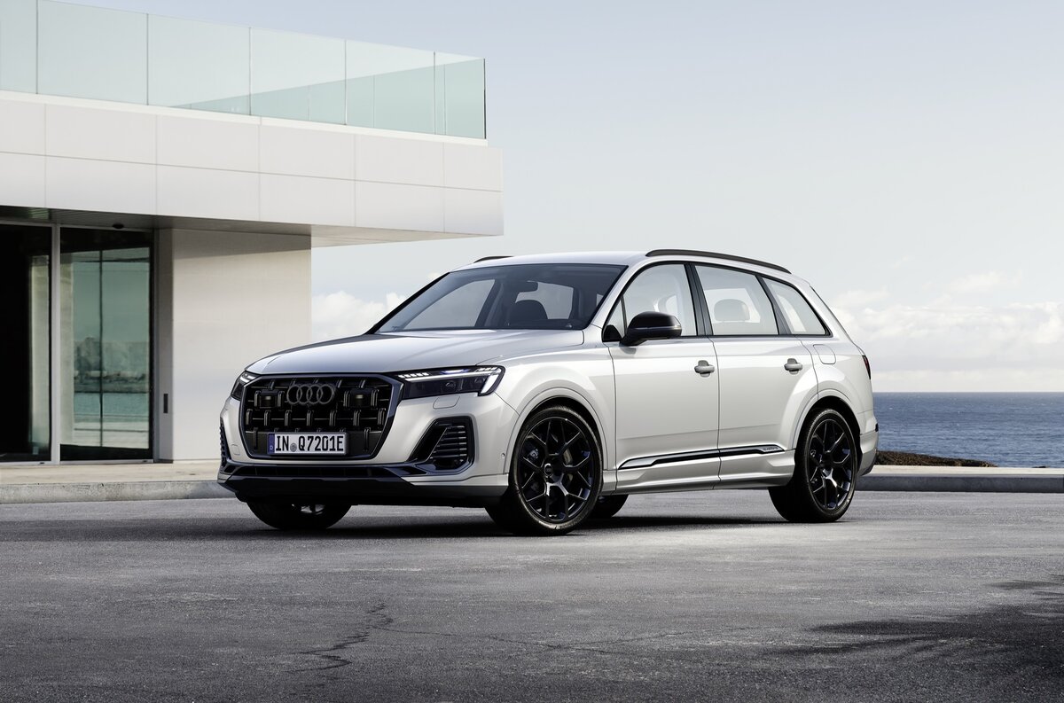    Audi Q7 TFSI e quattro   
Audi