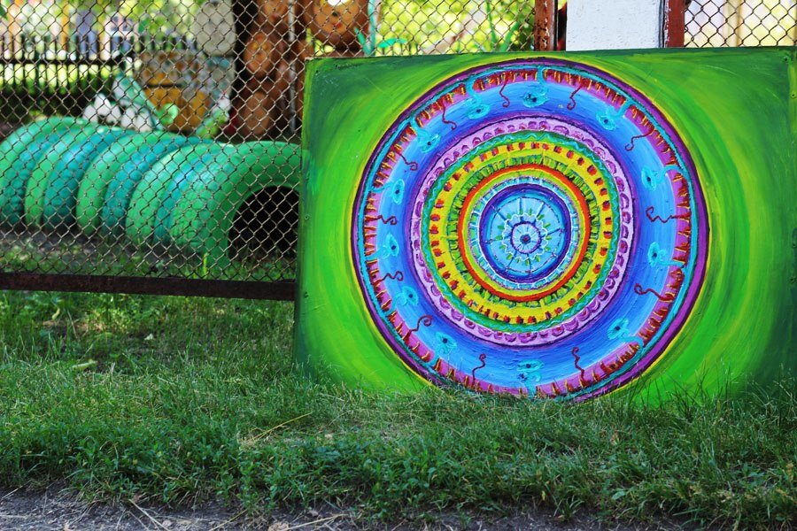 Эту картину уничтожил один очень нормальный человек и типа критик. Уничтожил и мне похвастался. Ну раздражает его свободное творчество, бывает и такое.