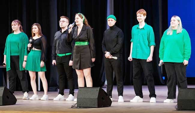 Сборная работающей молодёжи Кунгурского округа «Действующие лица»: Любовь Краснобородько, Яна Скала, Яков Колегов, Анна Качанова, Илья Спирин, Павел Зонов и Мария Кирякова