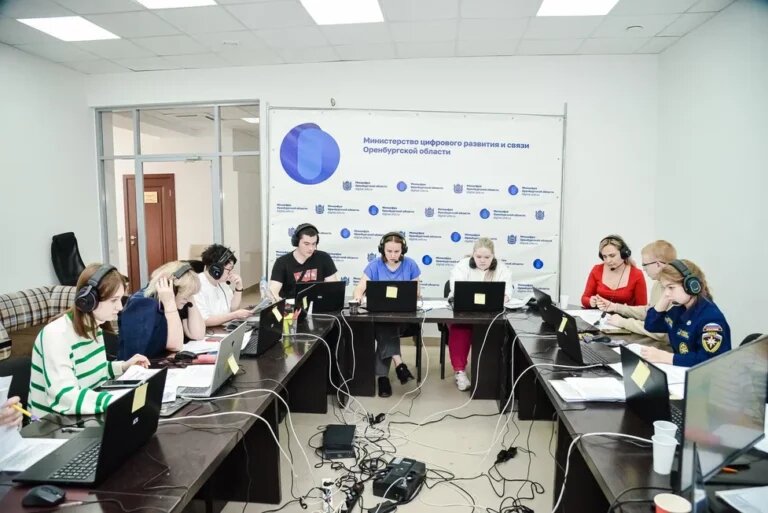    Оренбургские студенты помогают предпринимателям, бизнес которых пострадал от паводка Андрей Севостьянов