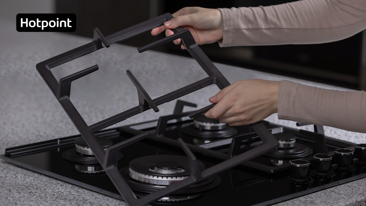 Встраиваемая газовая панель Hotpoint HGS 62F/BK с прочными чугунными решётками